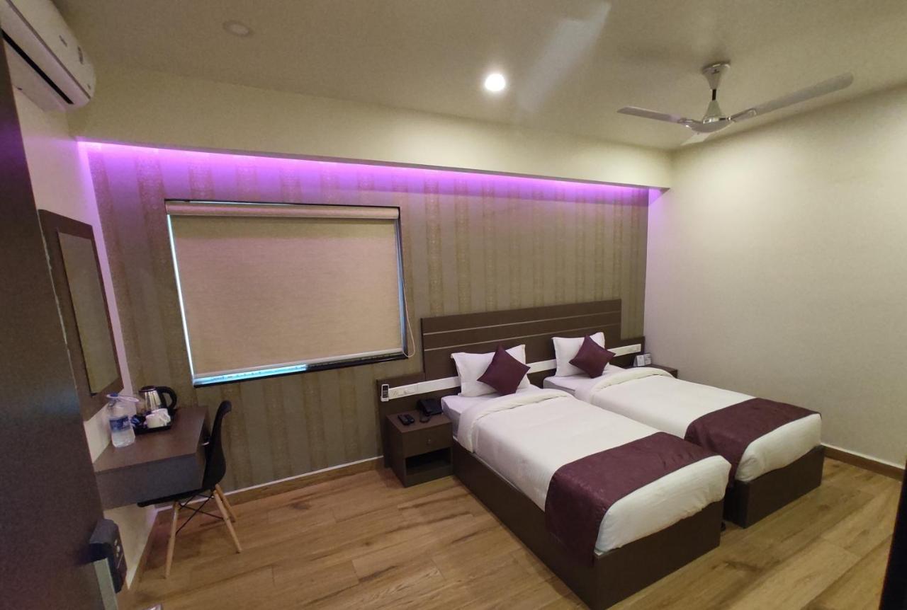 Lavender Infopark Kochi Hotel Exterior foto